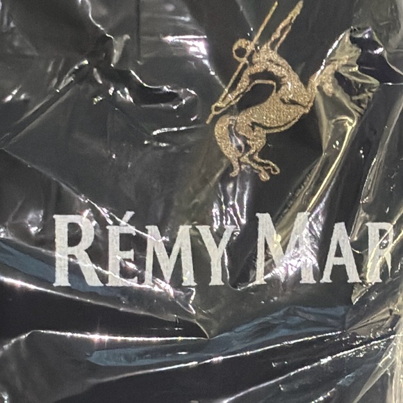 NEXT LEVEL brand New RE’MY MARTIN T-Shirt - Picture 4 of 5